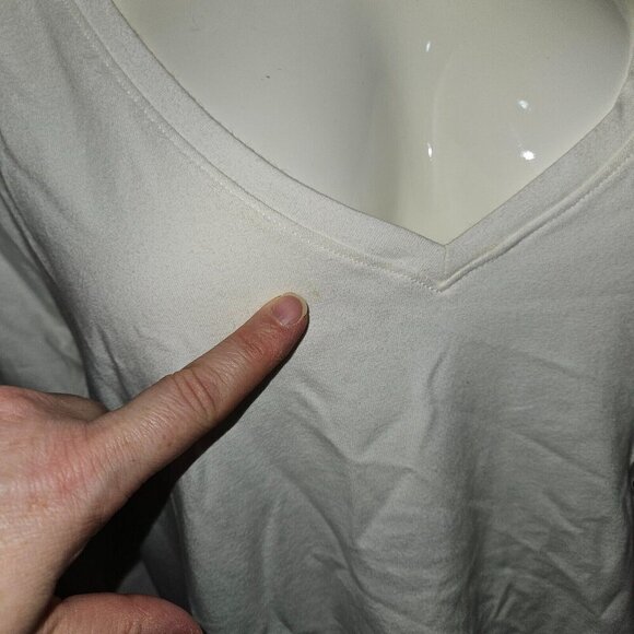 NEW Old Navy Tee Long-Sleeve Shirt V-neck White Size XL READ AS IS - Picture 2 of 15